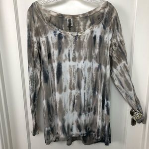 XCVI Tie -Dye Gray White Long sleeve Tunic Blouse